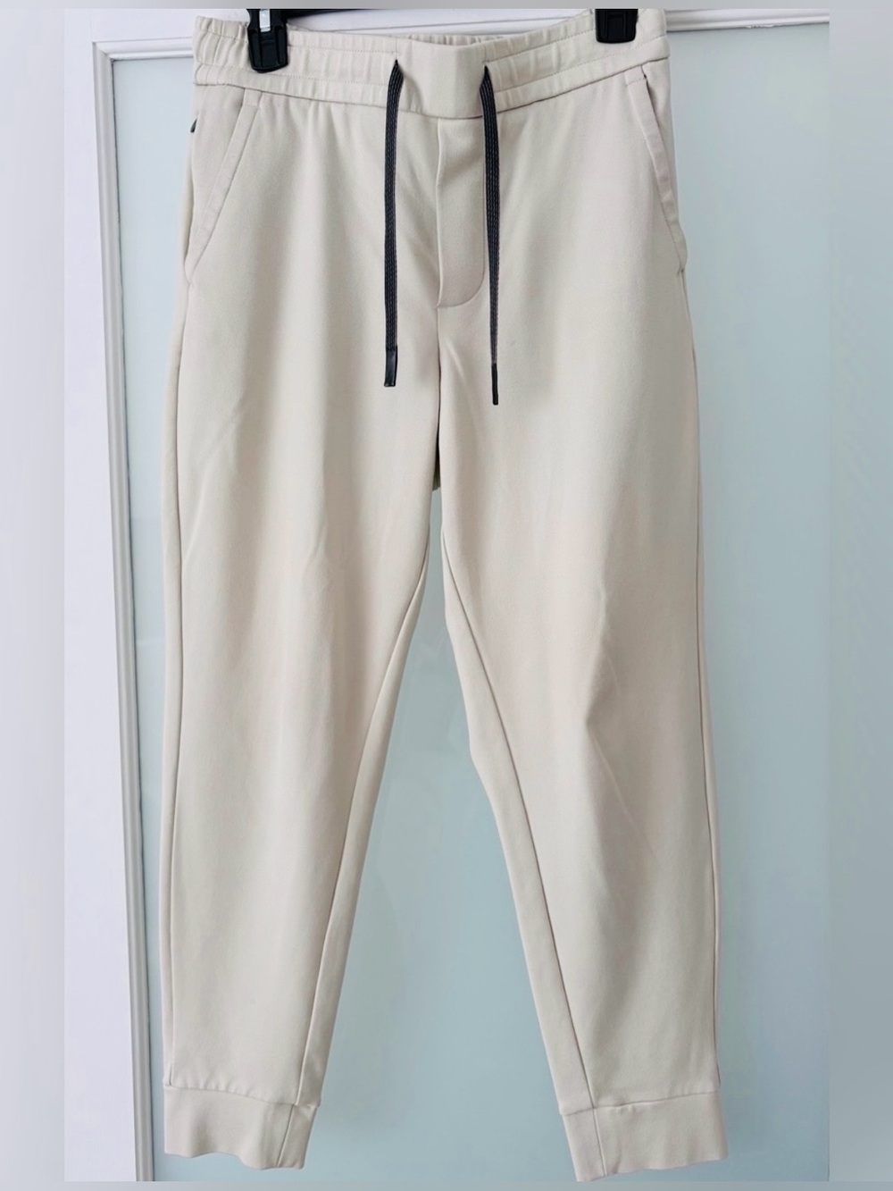 Bonobos Men’s Performance Jogger Pants Beige Short Medium Zip Pocket Stretch
